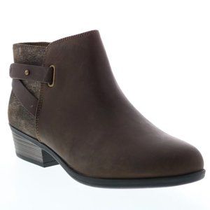 NWOT Clarks Addiy Gladys Brown Nubuck Ankle Bootie 6.5